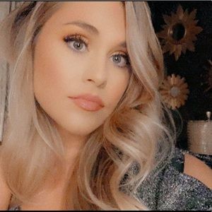 Meet your Posher, Leslie